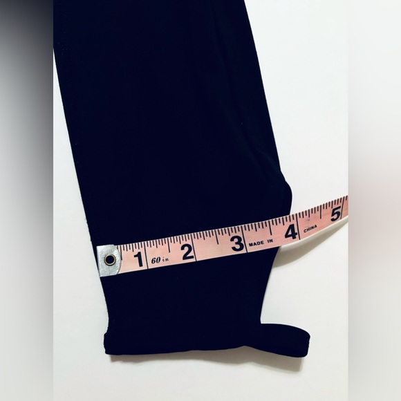 NIKE DRI-FIT Women’s Leggings Small With Ankle Loop Details And Small Pocket - Picture 11 of 13